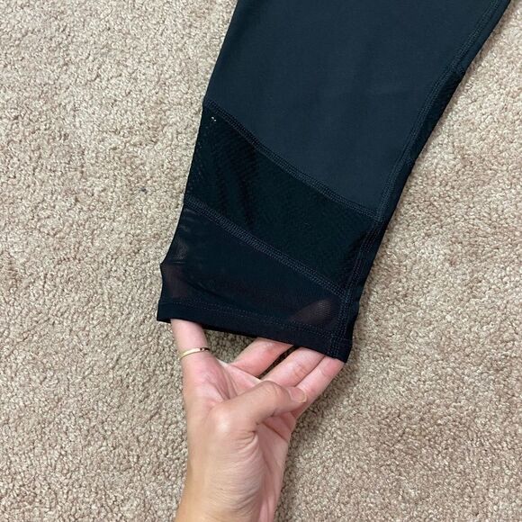 Forever 21 Black Mesh Capri Leggings - Picture 2 of 3